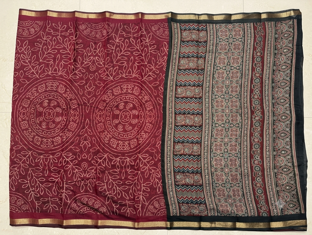 Maroon Bhandhini printed Liva saree with zari border