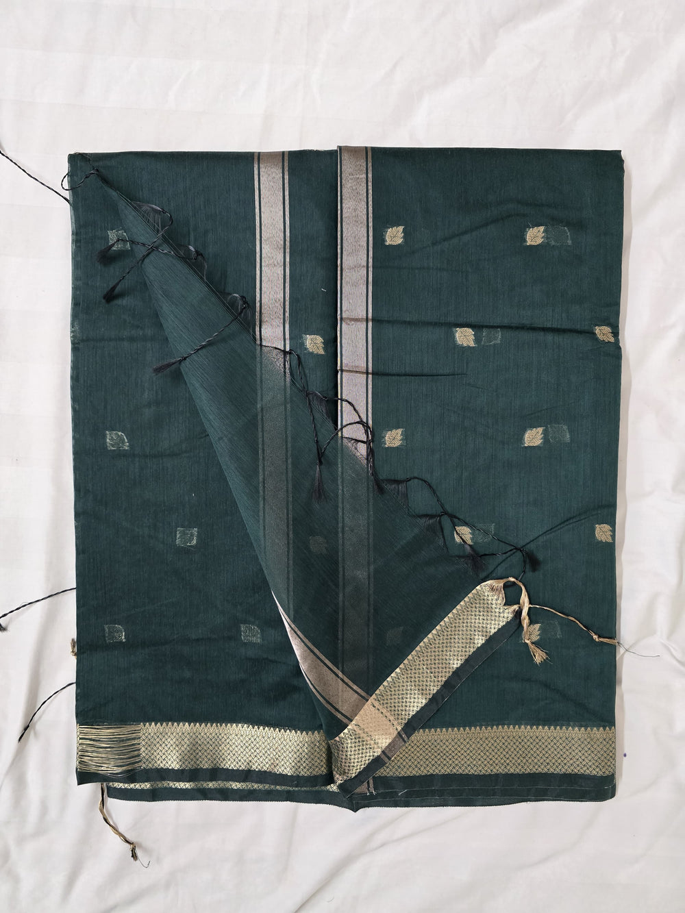 Beautiful Bottle green Silk cotton saree